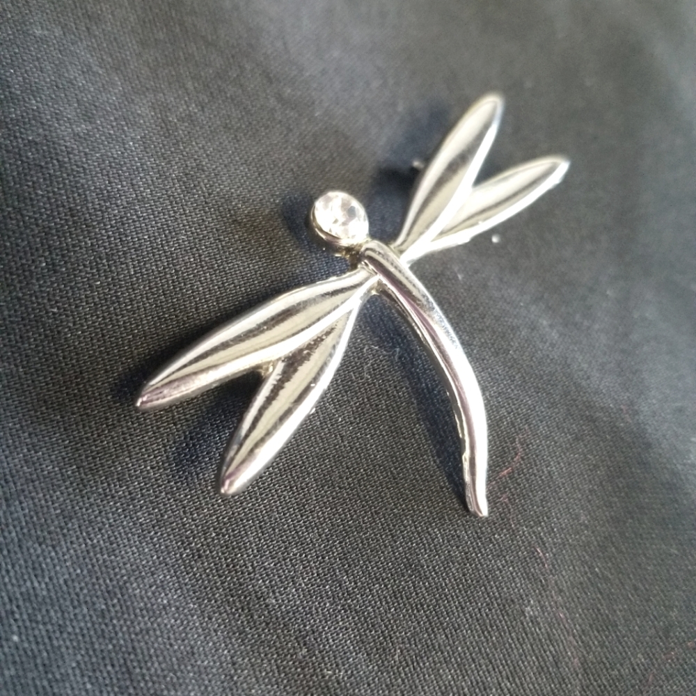 Silver dragonfly brooch/pin